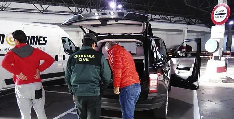 Control de la Guàrdia Civil a la frontera amb Andorra / Territoris