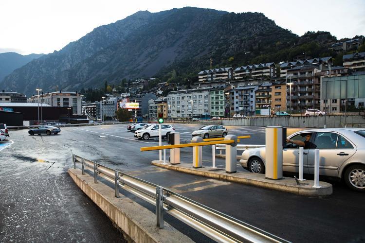Aparcament públic d'Andorra / Commons