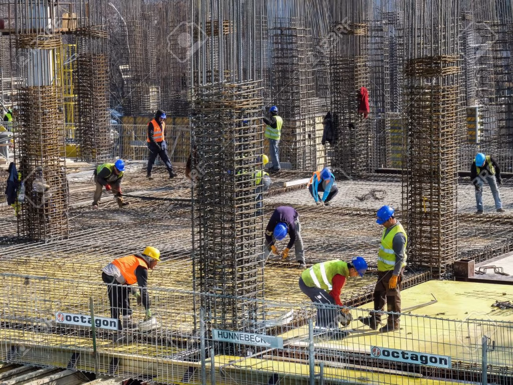 Treballadors en una obra / BucaRoma