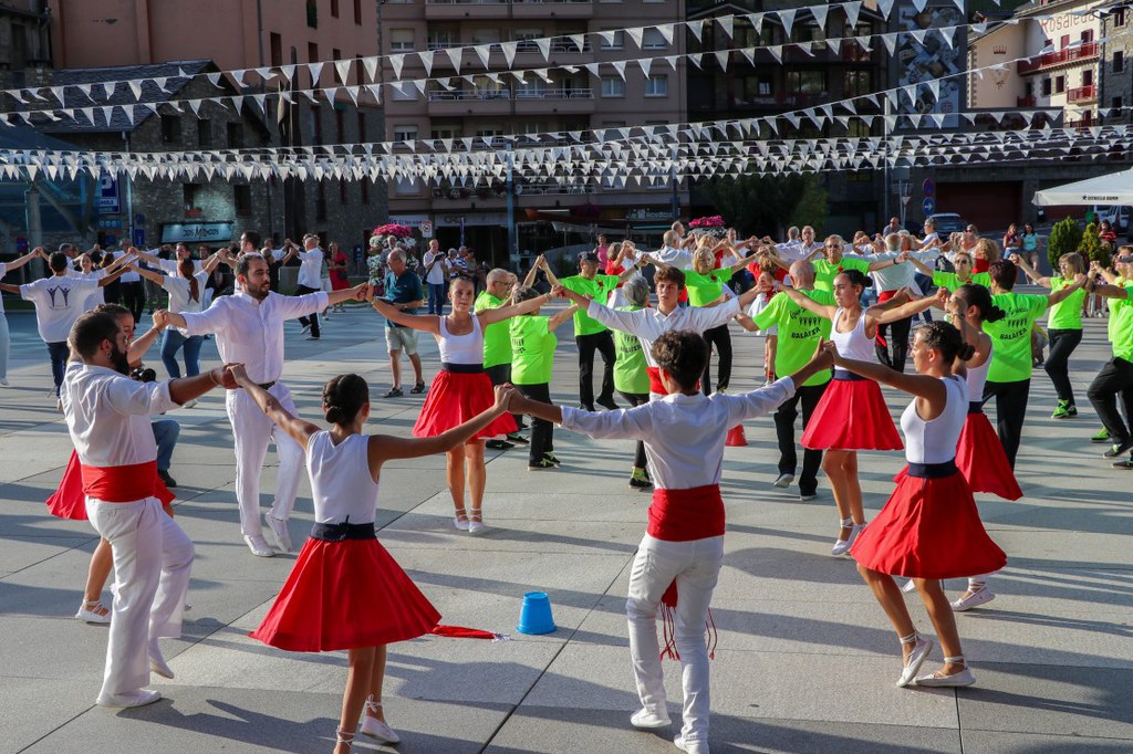 Encamp va celebrar 30 anys com a ciutat pubilla de la sardana / Comú d'Encamp