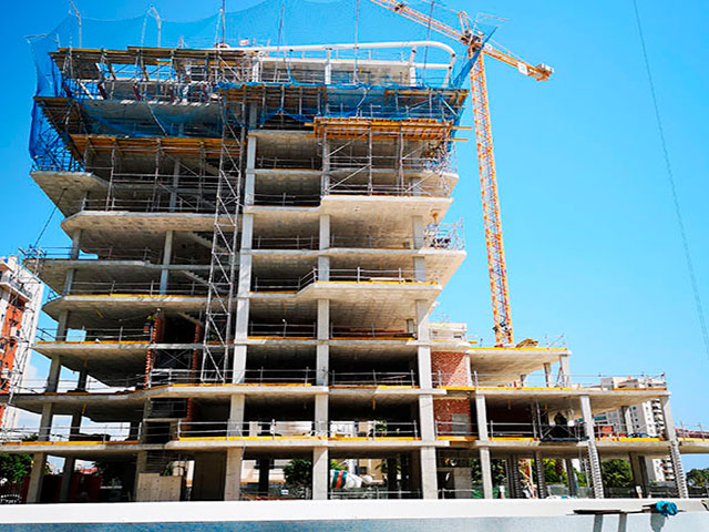 Edifici en construcció / Ribecos