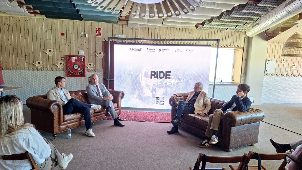 El cònsol menor d'Encamp, Xavier Fernandez; amb el CEO RPM Sports, Santi Nolla; el cofundador de Clayton, Higini Cierco; i el director comercial Grandvalira Resorts, Jordi Galceran; durant la presentació de l'esdeveniment / ANA