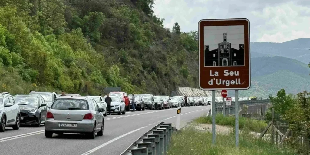 El tramvia reduiria les cues per entrar a Andorra / VAP