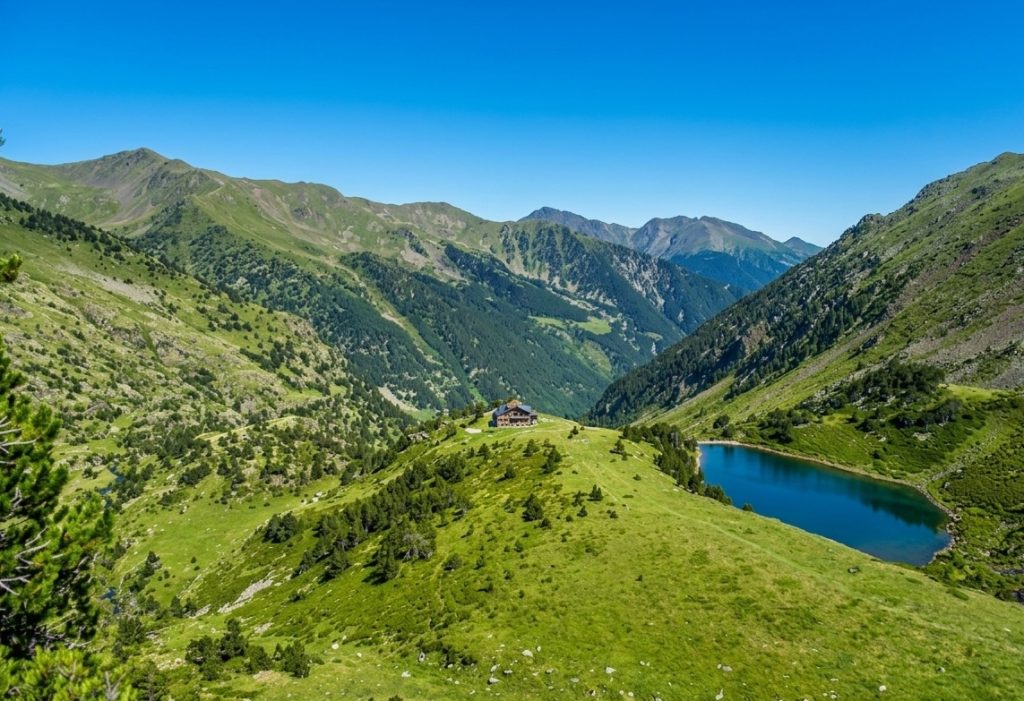 La immensa majoria del territori andorrà és natura sense cap construcció / HotelNatura