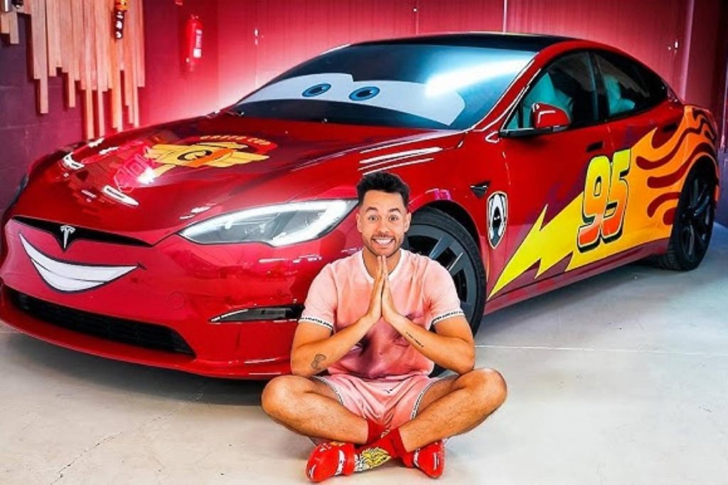 TheGrefg i el Tesla Lighting McQueen / TG