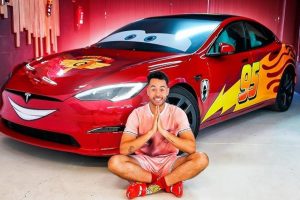 TheGrefg i el Tesla Lighting McQueen / TG