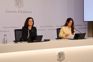 La ministra de Asuntos Exteriores, Imma Tor, y la embajadora para la Cooperación Transfronteriza, Noëlia Souque, durante la presentación de las II Jornadas de Cooperación Transfronteriza. / AT ANA